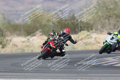 media/Oct-30-2025-Racers Edge (Thu) [[dabbdaf680]]/3-B Group/Session 5 (Turn 6)/